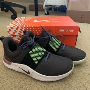 Nike Women In Season TR 9 Shoes